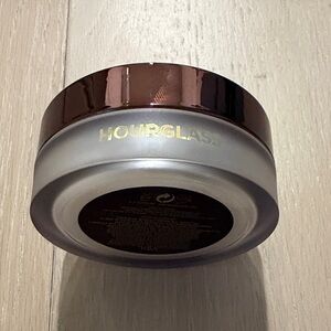 Hourglass Frosted and Brown Setting Powder